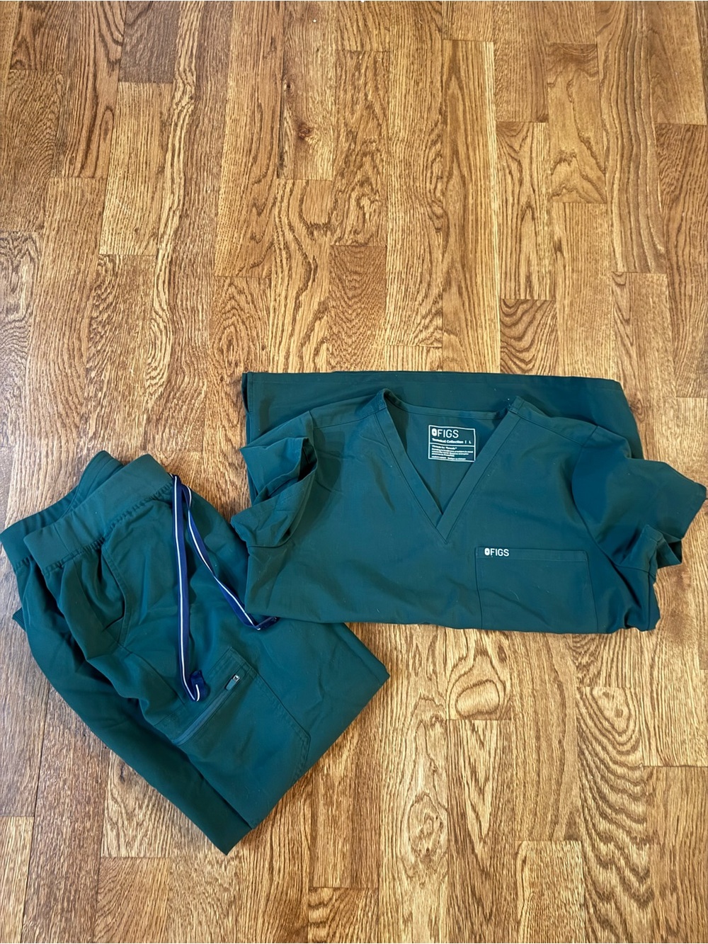 Figs Women's Scrub Set in Deep Green - V-Neck Top & Drawstring Pants